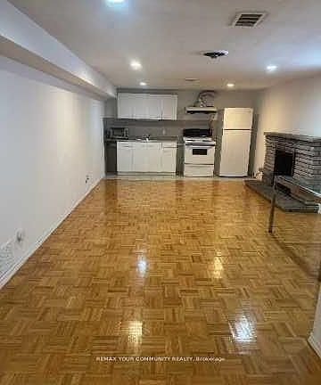 2nd image of 15 Blithfield Ave S