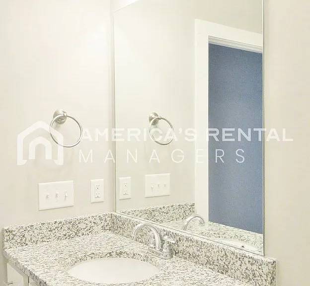5596 Park Side Rd — Photo 8