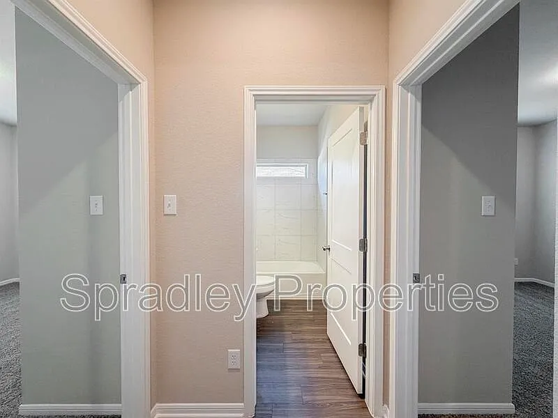 4 bed, 3.0 bath, 1789 sqft, $2,195 — Photo 4