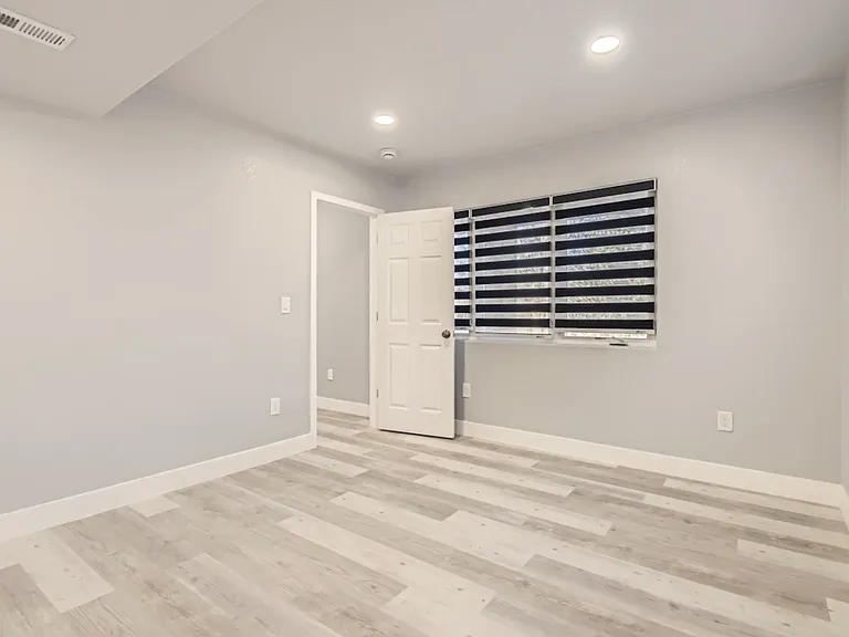 15721 E Lake Cir — Photo 4