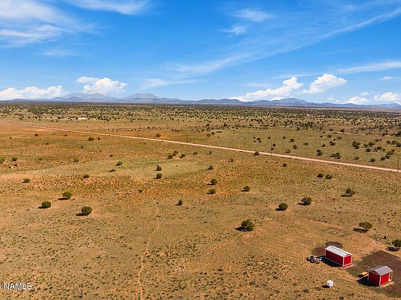 3rd image of 1391 S Rim Ranch Rd