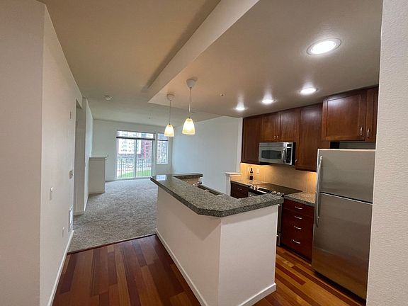 3rd image of 16141 Cleveland St Unit 407