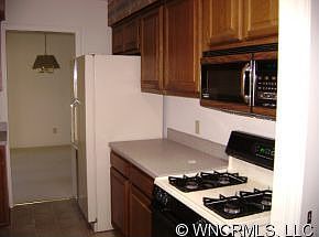 4th image of 424 Deerhaven Ln