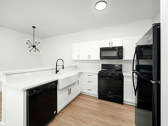 Dishwasher, Fridge, oven, microwave, washer and dryer included