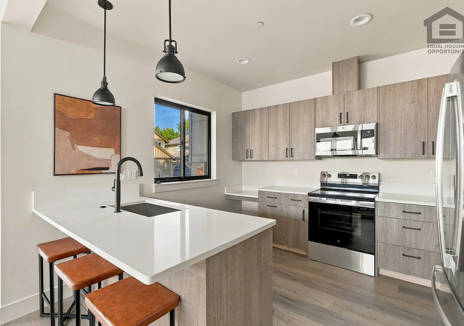 2045 SW Umatilla Ave — Photo 2