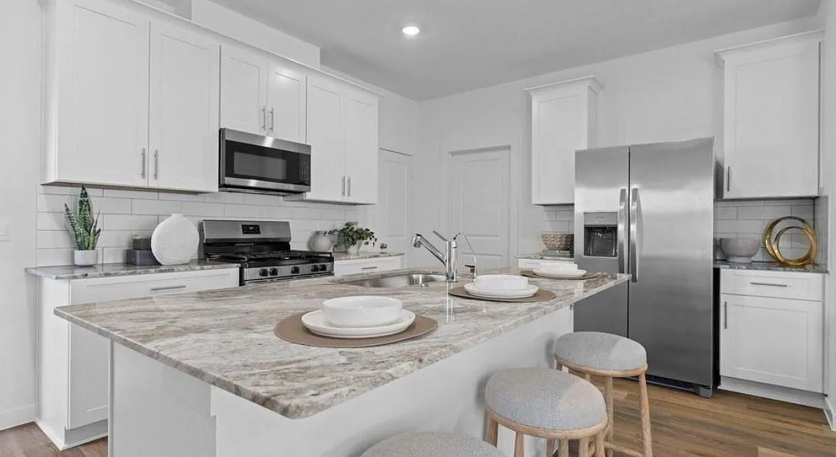 4 bed, 2.5 bath, $2,400 — Photo 3