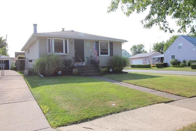1st image of 182 Highland Ave