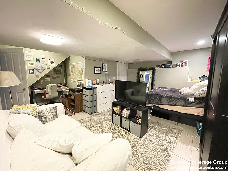 23 Iroquois St — Photo 10