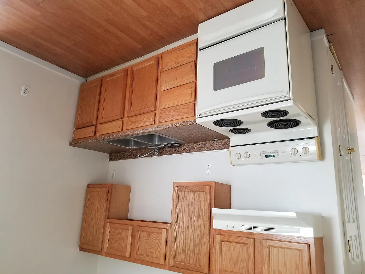 1 bed, 700 sqft, $1,100 — Photo 3