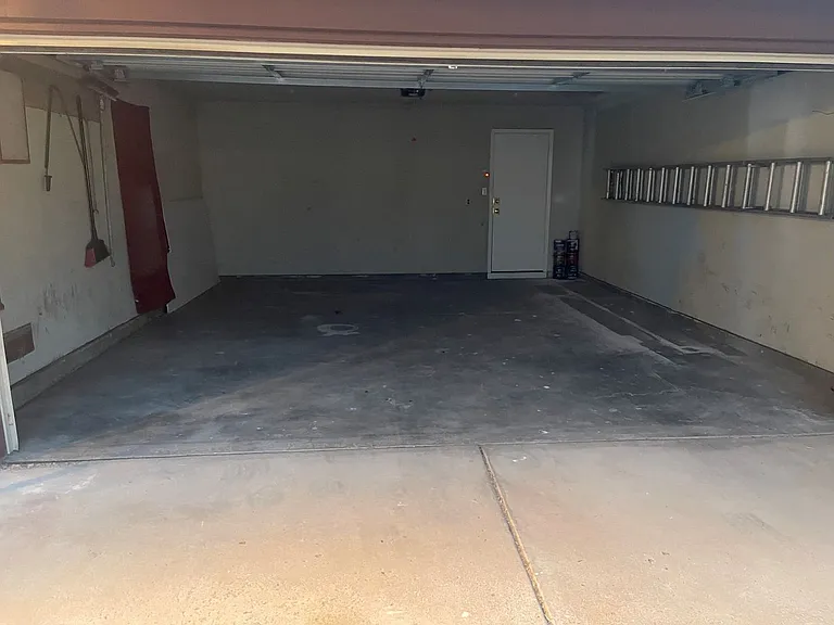 4001 Wellesley Dr NE — Photo 31