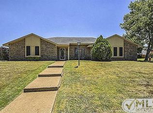 302 Greenleaf St, Highland Village, TX 75077