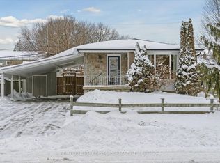 724 Balaton Ave, Pickering, ON L1W 1W4