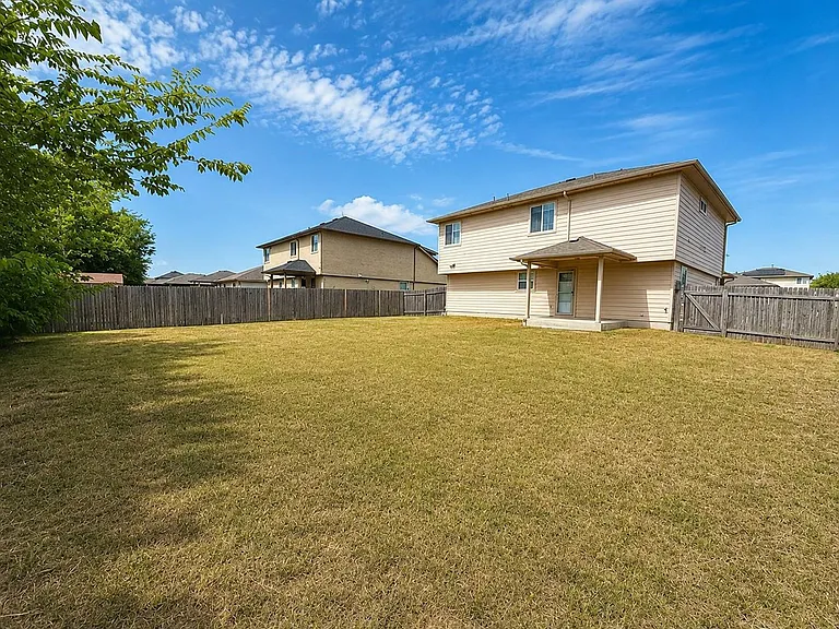 220 Adriana Ln — Photo 16