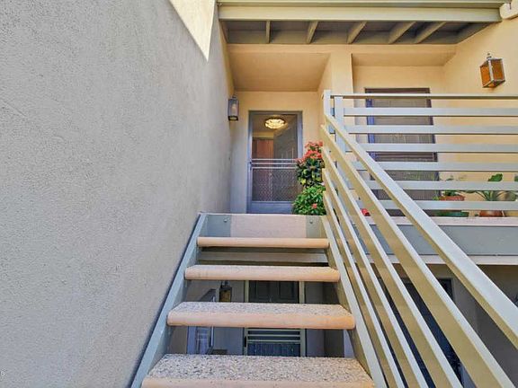 5th image of 200 Oak Leaf Dr #201