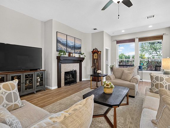 4th image of 26446 Walden Oak
