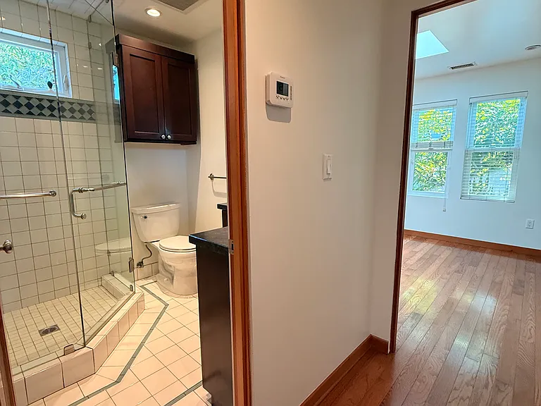 926 California Ave — Photo 11
