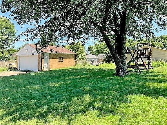 5th image of 334 Brocone Dr