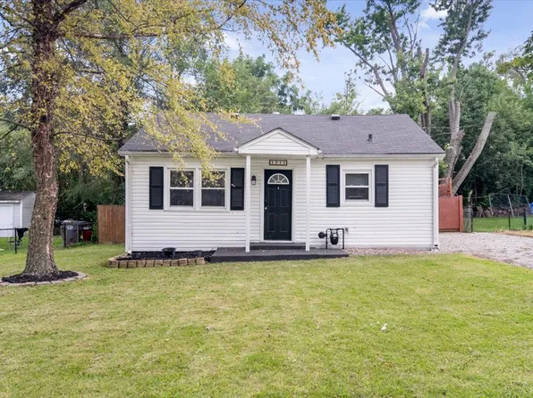 1711 E 37th St, Anderson, IN 46013