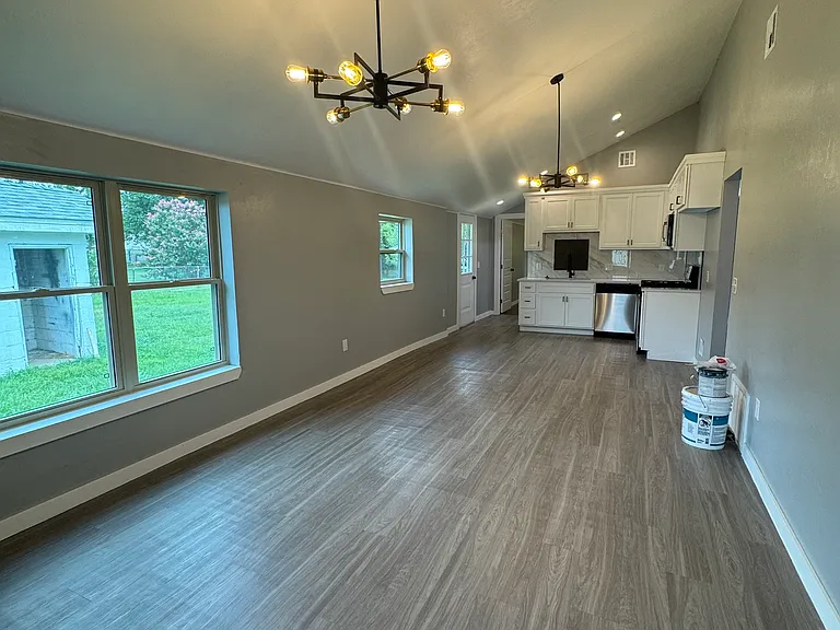 10725 Le Jean Dr — Photo 2