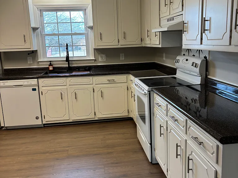 2955 Asbury Ln — Photo 12