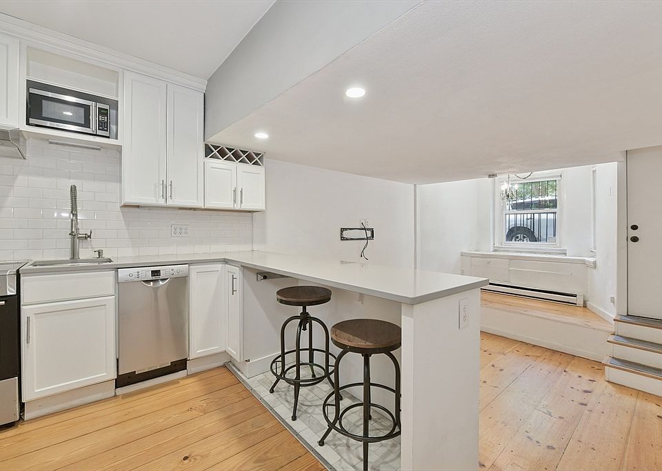 1st image of 15 Saint George St APT 1