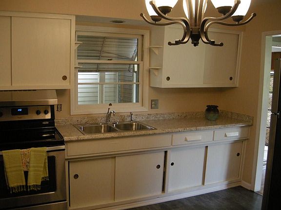 3rd image of 111 Ursal Ln