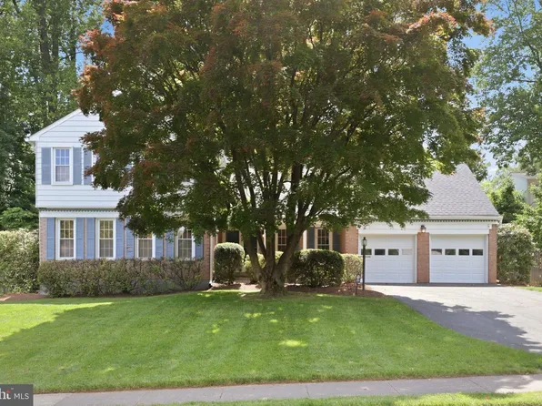 219 Apple Blossom Ct, Vienna, VA 22181