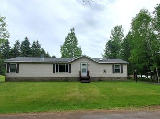 917 E Hoadley St, Kingsford, MI 49802
