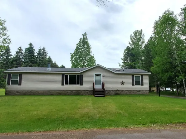 917 E Hoadley St, Kingsford, MI 49802