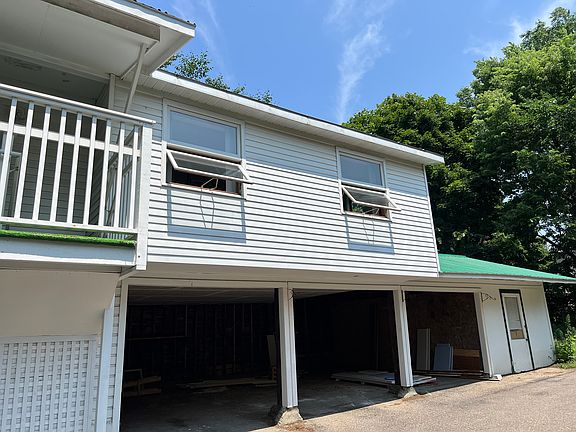 3rd image of 100 N Willard St