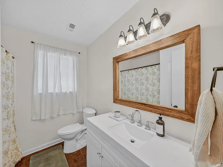 124 W Emert Rd — Photo 14