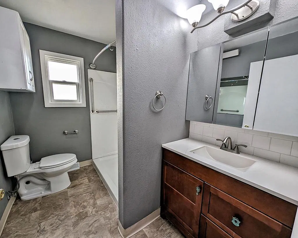 905 S 11th Ave — Photo 4