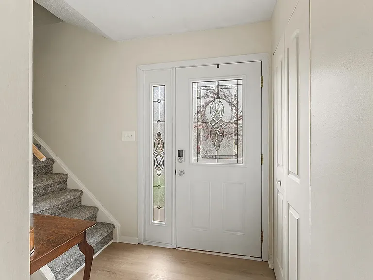 968 Greenwood Trl W — Photo 4