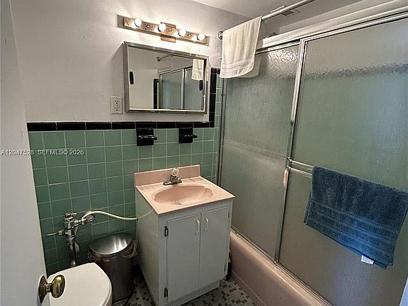 4th image of 6484 Indian Creek Dr APT 303