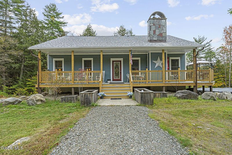 4th image of 626 Garfield Road
