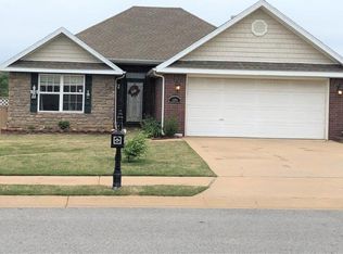 1304 Linder St, Pea Ridge, AR 72751