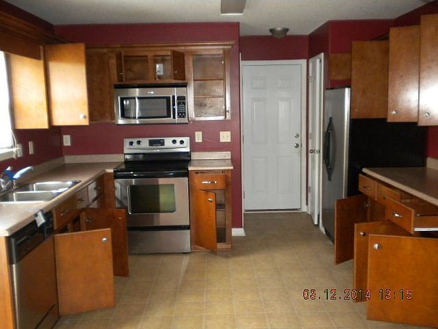 2nd image of 695 Parish Loop NE