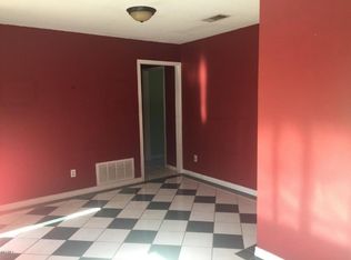 2413 Forrest St, Pascagoula, MS 39581