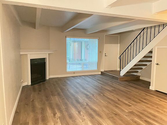 3rd image of 2612-2616 G St #261212