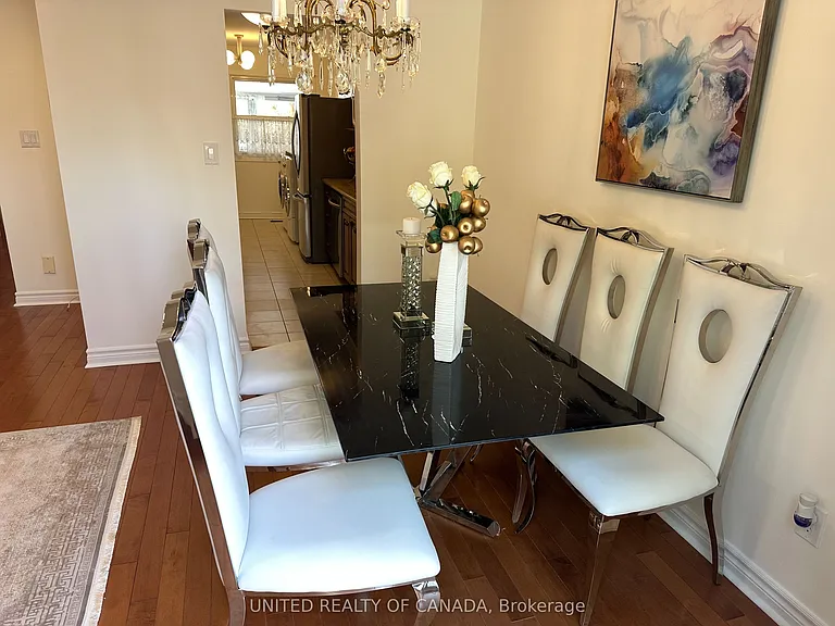 102 Baywood Ct — Photo 13