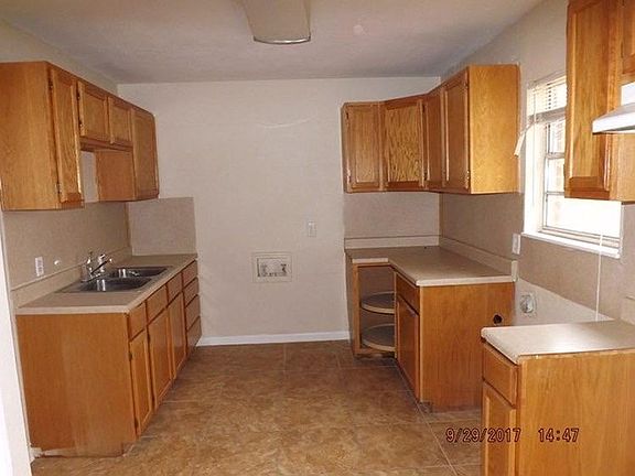 2nd image of 2913 Nabors Ln