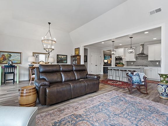 5th image of 4212 Emerson Ln
