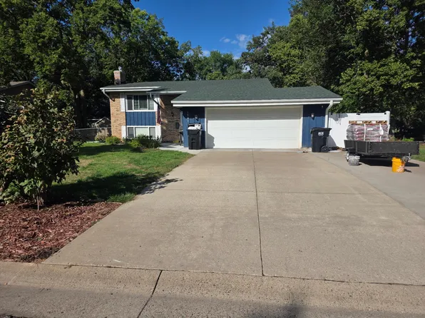 1541 Franklin Ln, Anoka, MN 55303
