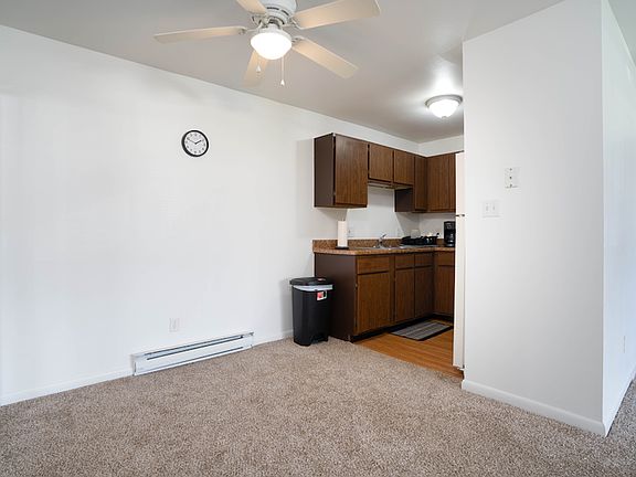 4th image of 6420 Evergreen Ave #205