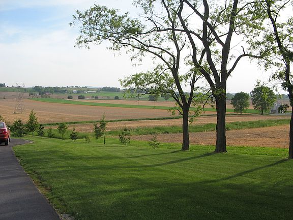 40 W Risser Mill Rd Mt Joy 003_01172014