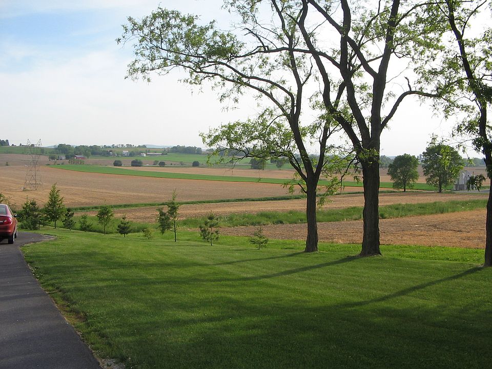 40 W Risser Mill Rd Mt Joy 003_01172014