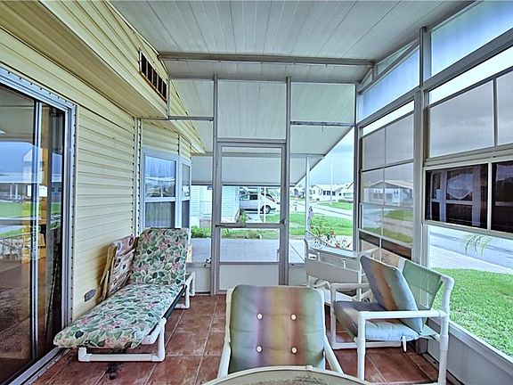 4th image of 4153 Sprucewood St