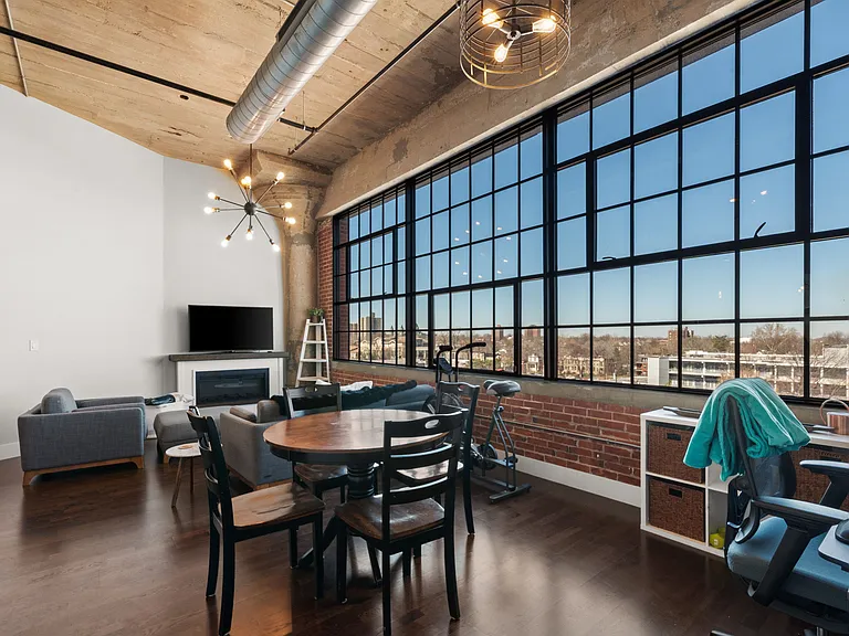 4100 Forest Park Ave #507 — Photo 6