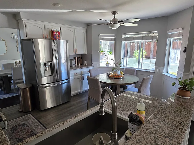 430 Guinevere Ct — Photo 16