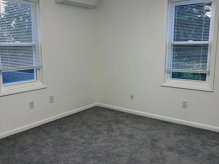 34 Evergreen Ave #B — Photo 10